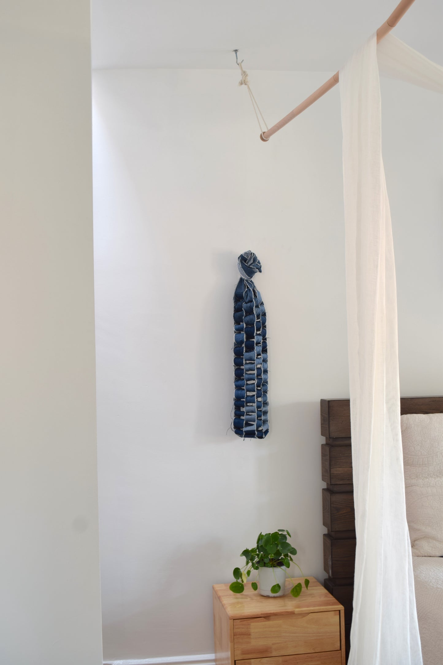 hanging denim box (25'')